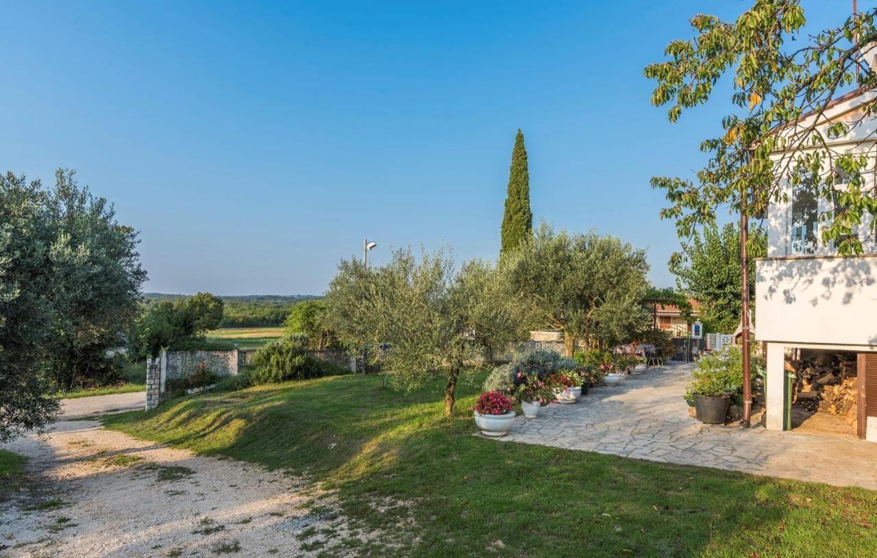 Ferienhaus Zora With Whirlpool Sveti Lovreč Pazenatički Eksteriør billede