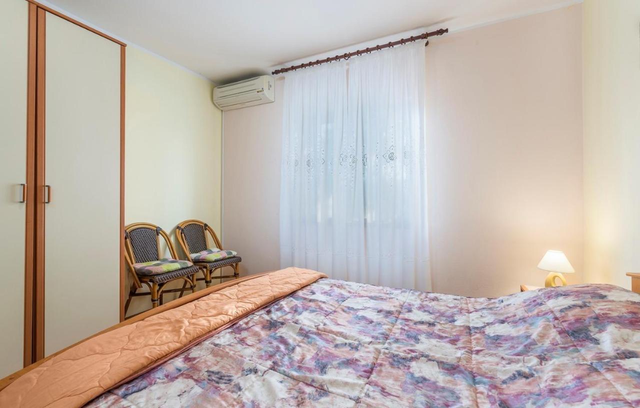 Ferienhaus Zora With Whirlpool Sveti Lovreč Pazenatički Eksteriør billede